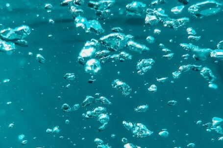 Underwater - Bubbles in Water