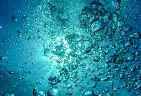 Underwater - bubbles, water, bubbly
